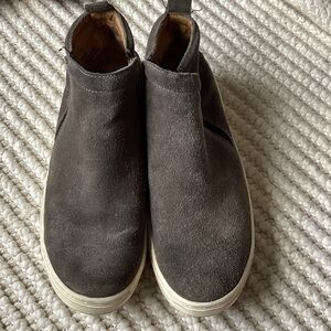 Soft brand, suede booties